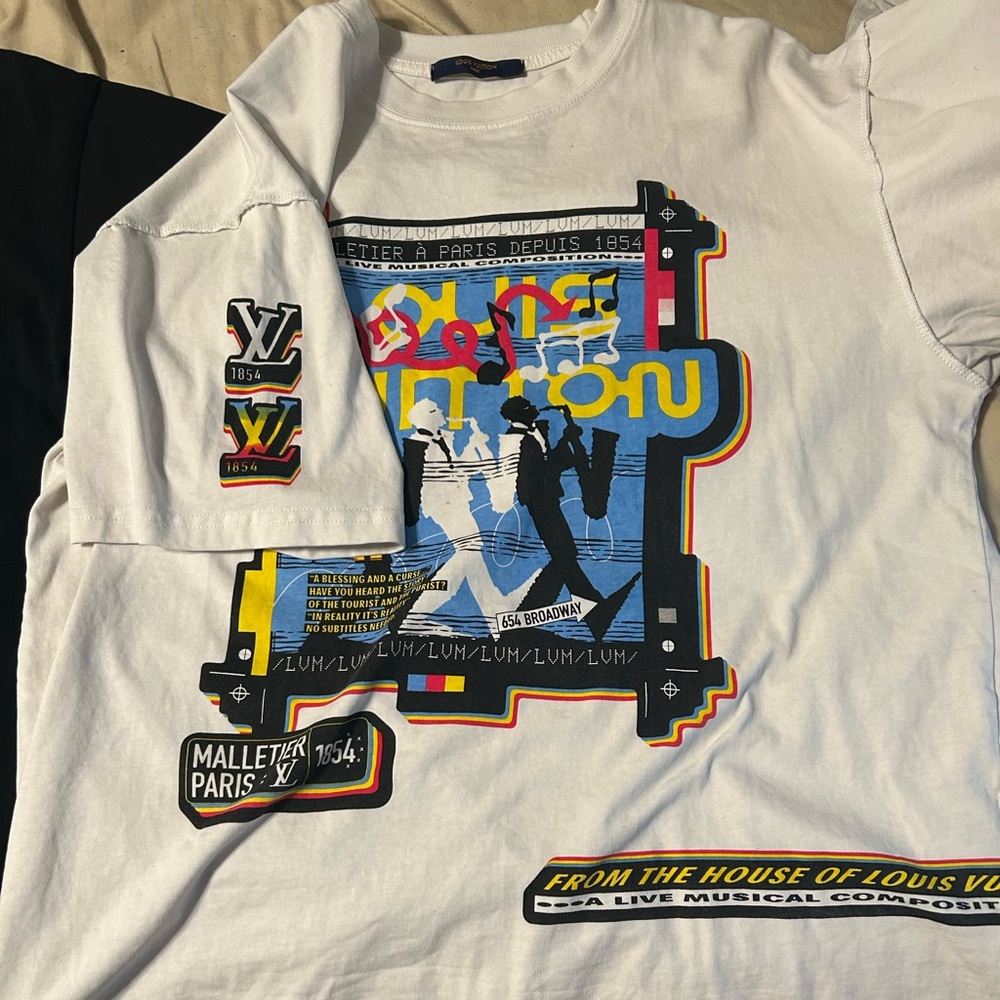 White Graphic Short Sleeve Tee